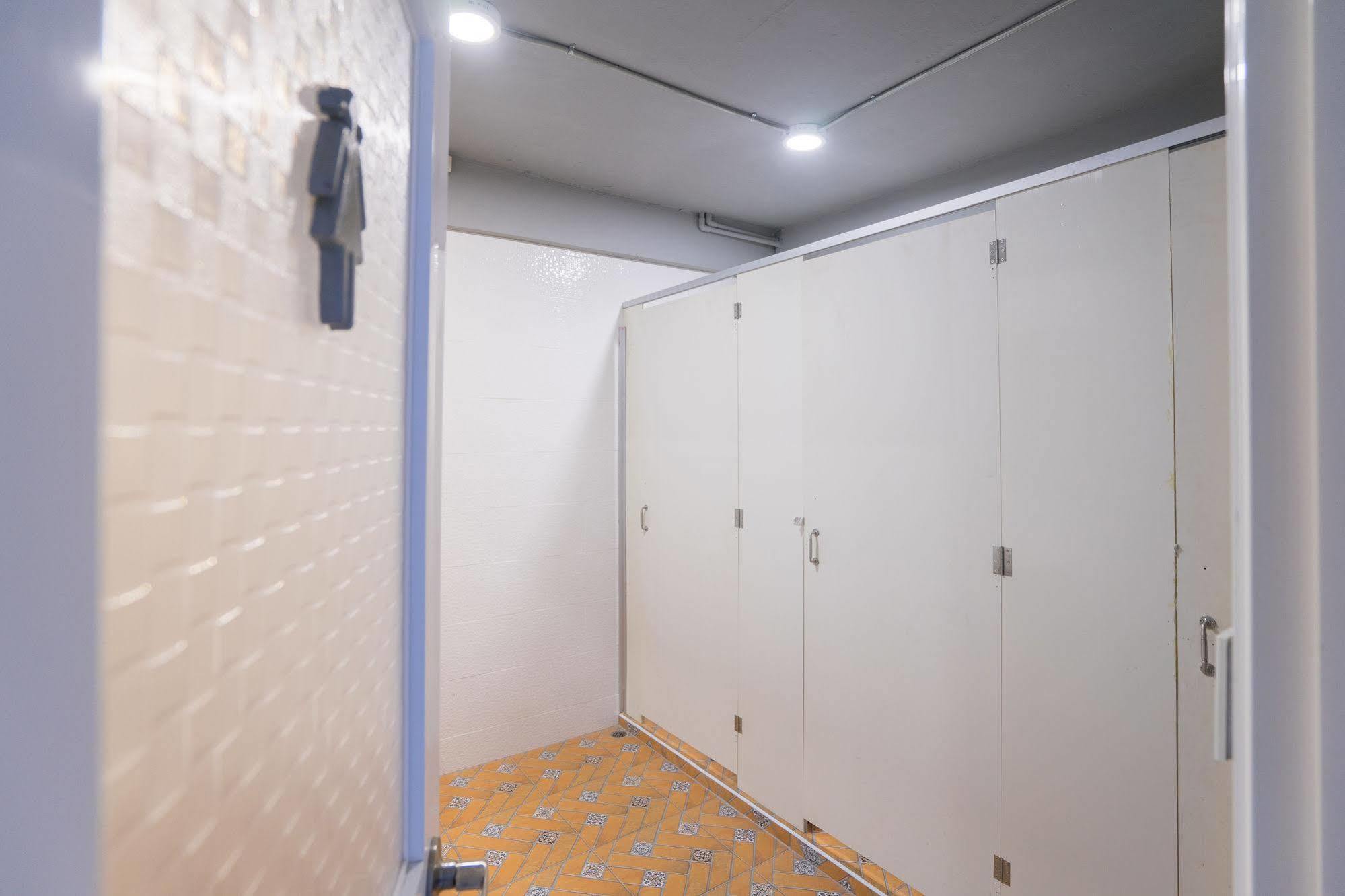 Oyo 437 Hostel Na Nara Μπανγκόκ Εξωτερικό φωτογραφία