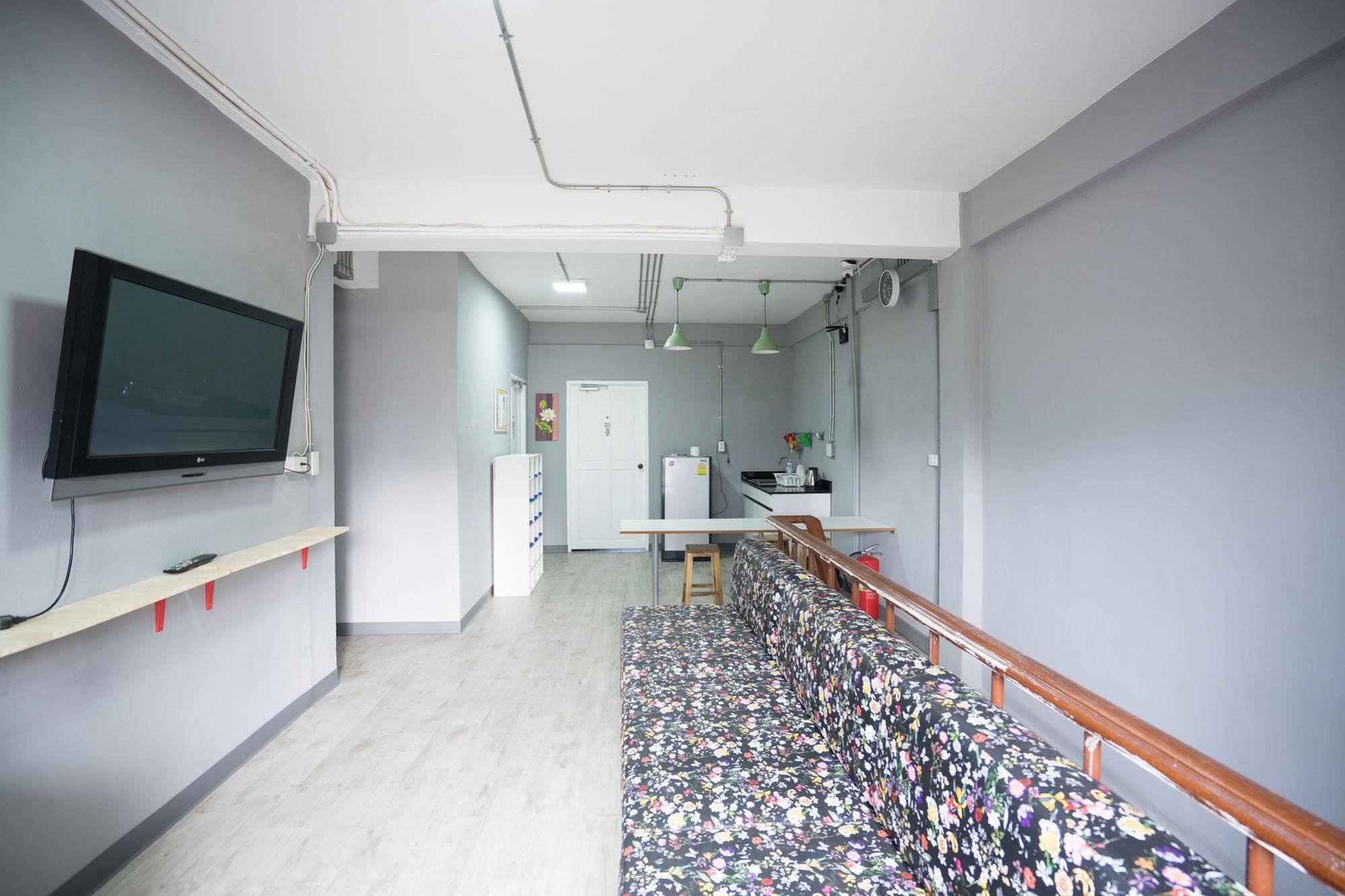 Oyo 437 Hostel Na Nara Μπανγκόκ Εξωτερικό φωτογραφία